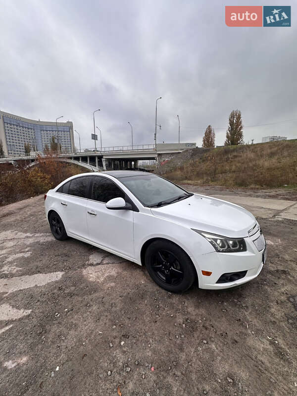 Седан Chevrolet Cruze 2012 в Киеве
