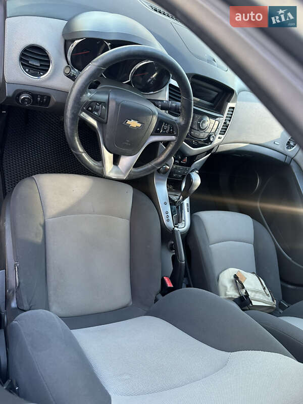 Седан Chevrolet Cruze 2009 в Львове фото 5 Седан Chevrolet Cruze 2009 в Львове