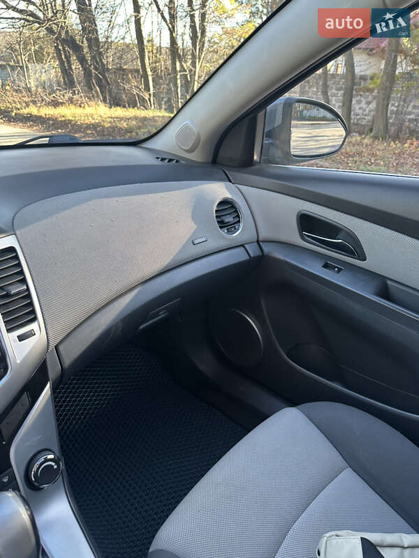 Седан Chevrolet Cruze 2009 в Львове фото 10 Седан Chevrolet Cruze 2009 в Львове