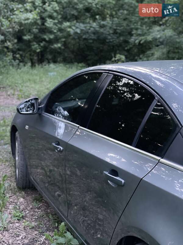 Седан Chevrolet Cruze 2010 в Харькове фото 7 Седан Chevrolet Cruze 2010 в Харькове