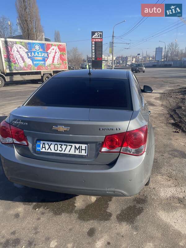 Седан Chevrolet Cruze 2010 в Харькове фото 13 Седан Chevrolet Cruze 2010 в Харькове