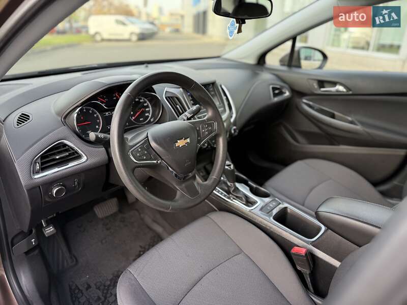 Седан Chevrolet Cruze 2018 в Киеве фото 14 Седан Chevrolet Cruze 2018 в Киеве