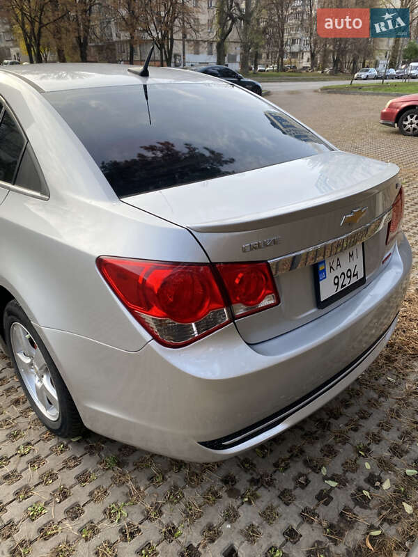 Седан Chevrolet Cruze 2014 в Киеве
