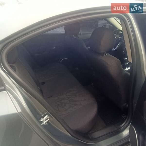 Седан Chevrolet Cruze 2011 в Полтаве фото 6 Седан Chevrolet Cruze 2011 в Полтаве