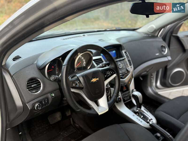 Седан Chevrolet Cruze 2012 в Львові