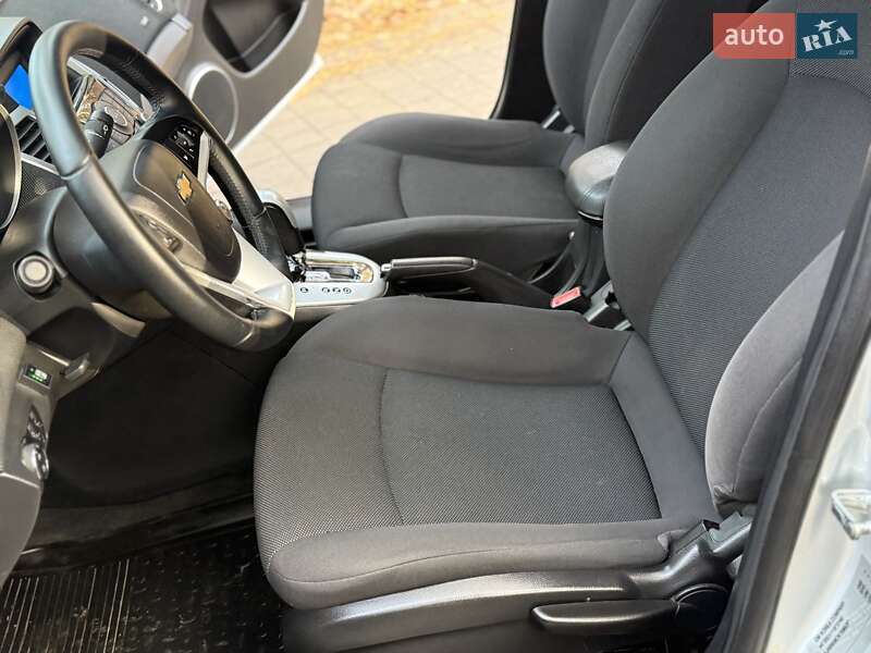 Седан Chevrolet Cruze 2012 в Львові