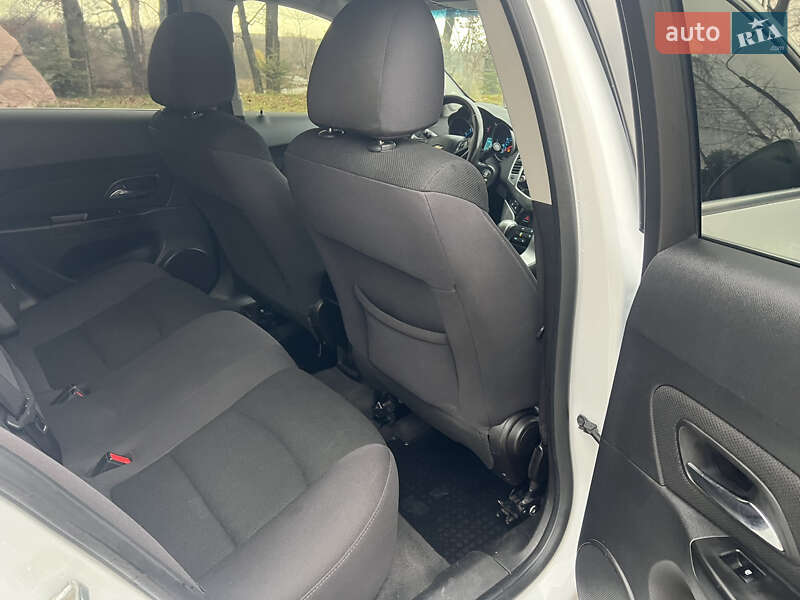 Седан Chevrolet Cruze 2013 в Сумах