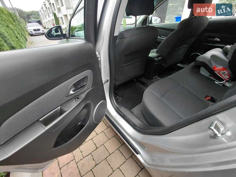 Хэтчбек Chevrolet Cruze 2012 в Львове