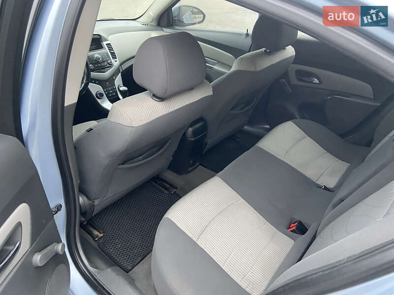 Седан Chevrolet Cruze 2009 в Полтаве фото 10 Седан Chevrolet Cruze 2009 в Полтаве