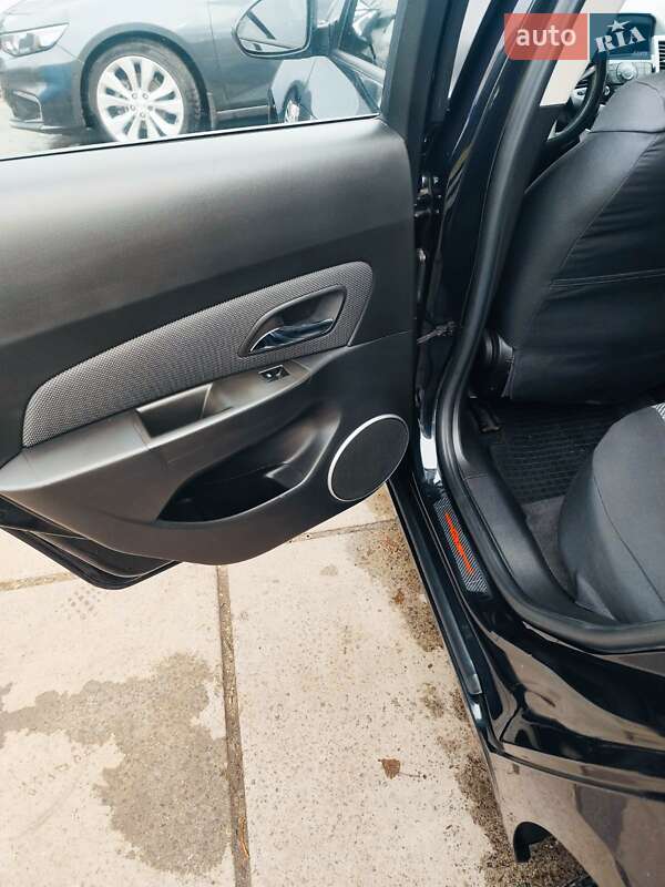 Хэтчбек Chevrolet Cruze 2012 в Киеве фото 11 Хэтчбек Chevrolet Cruze 2012 в Киеве