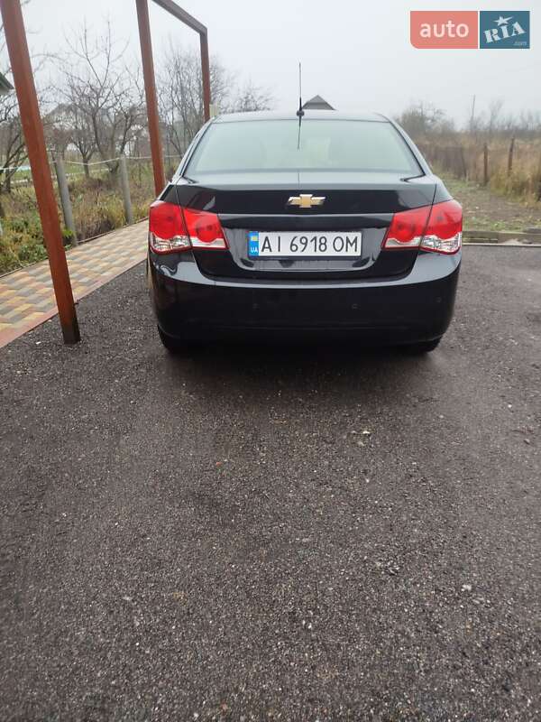 Седан Chevrolet Cruze 2011 в Буче