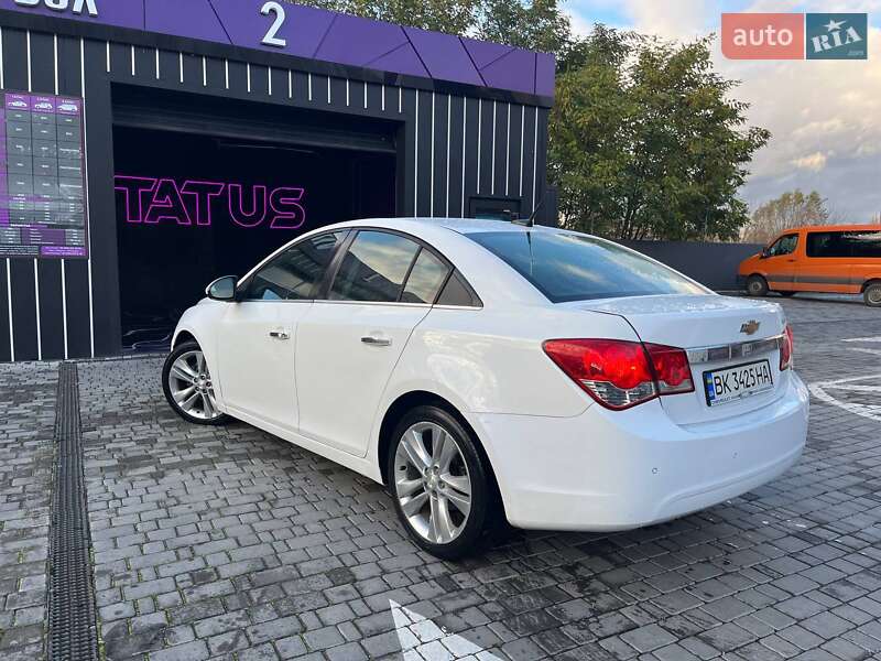 Седан Chevrolet Cruze 2011 в Ровно