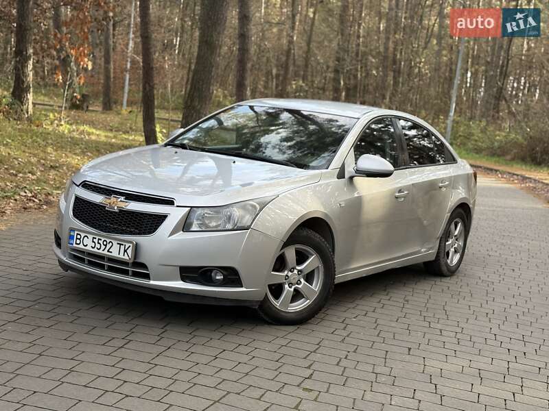 Седан Chevrolet Cruze 2012 в Львові