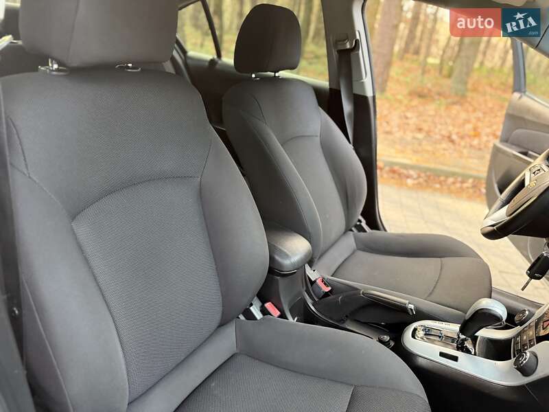 Седан Chevrolet Cruze 2012 в Львові