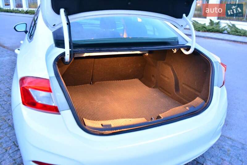 Седан Chevrolet Cruze 2016 в Ровно