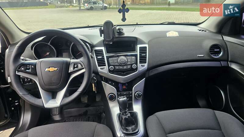Седан Chevrolet Cruze 2012 в Чернівцях