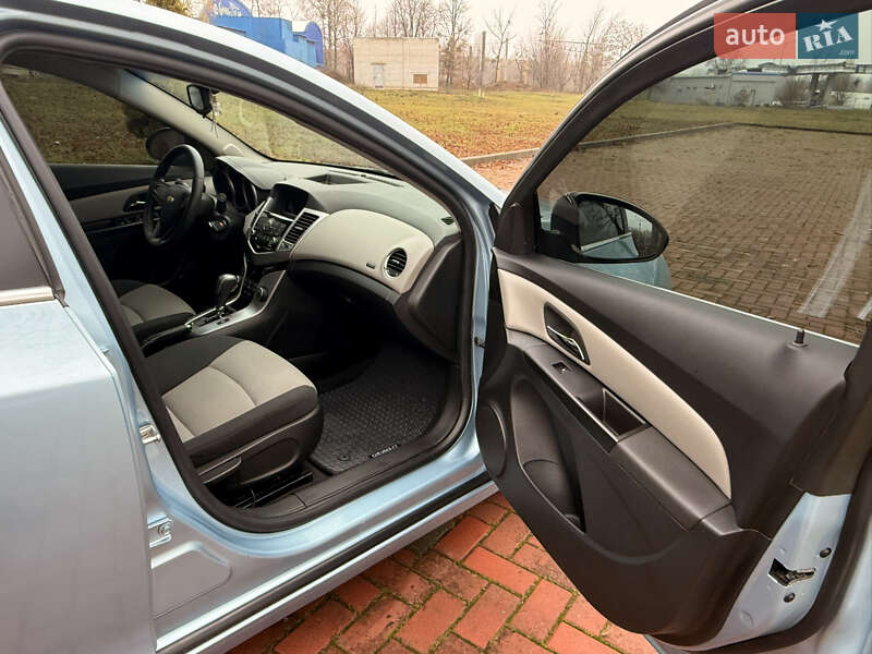 Седан Chevrolet Cruze 2011 в Харькове