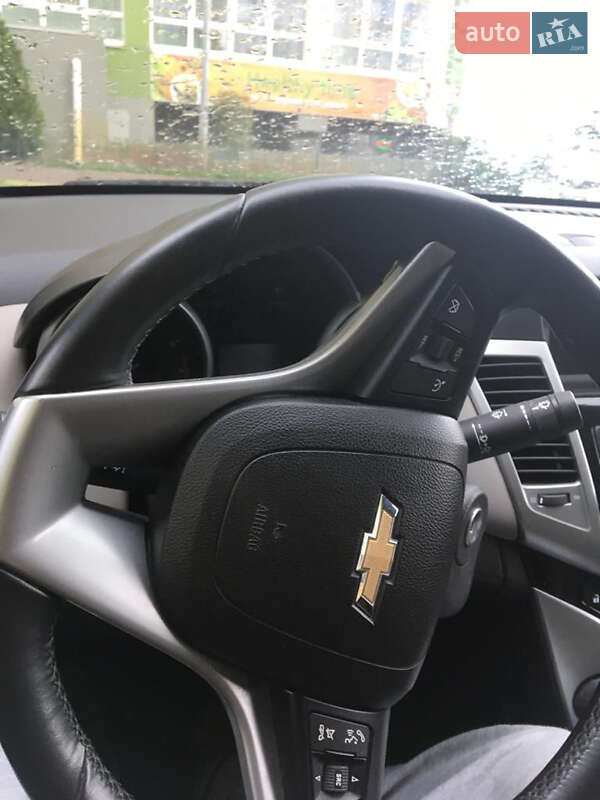 Седан Chevrolet Cruze 2013 в Киеве
