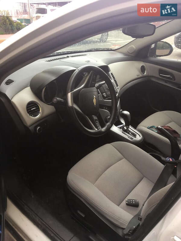 Седан Chevrolet Cruze 2013 в Киеве