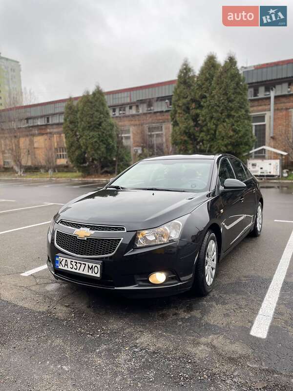 Седан Chevrolet Cruze 2010 в Киеве