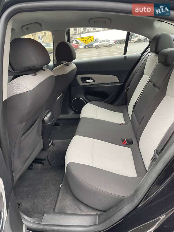 Седан Chevrolet Cruze 2010 в Киеве