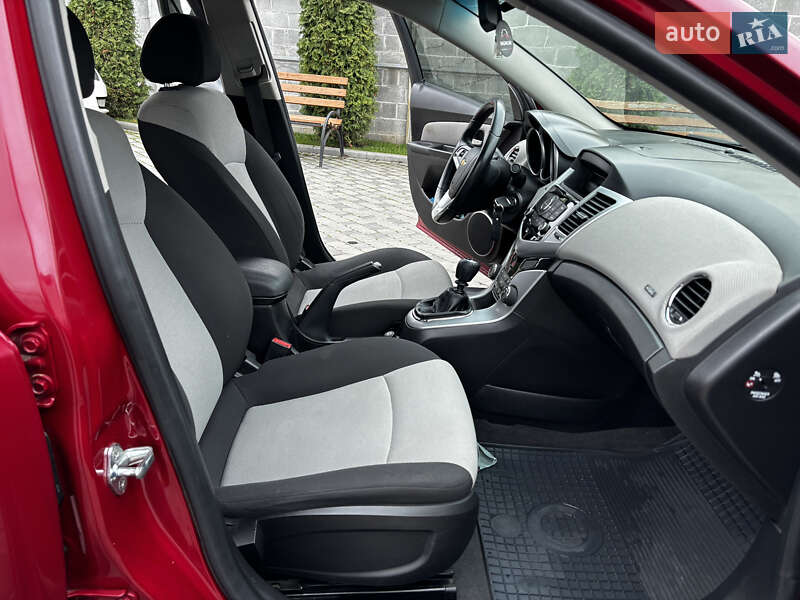 Седан Chevrolet Cruze 2011 в Кропивницком