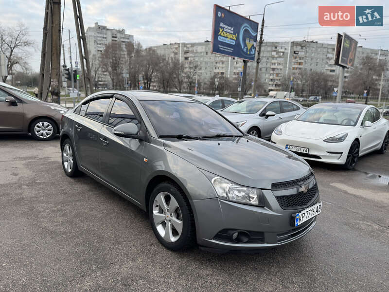Седан Chevrolet Cruze 2009 в Запорожье фото 3 Седан Chevrolet Cruze 2009 в Запорожье