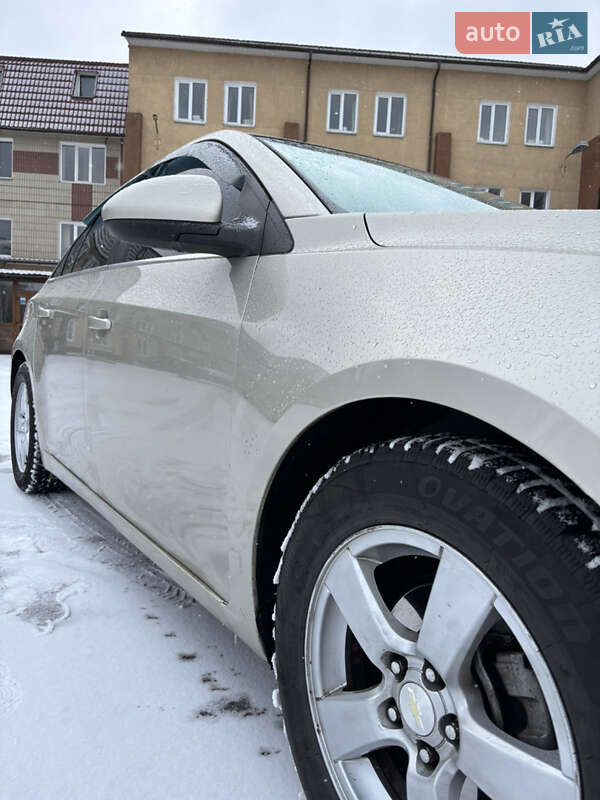 Седан Chevrolet Cruze 2014 в Чернигове