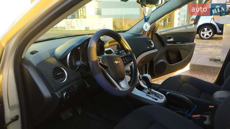 Седан Chevrolet Cruze 2014 в Івано-Франківську