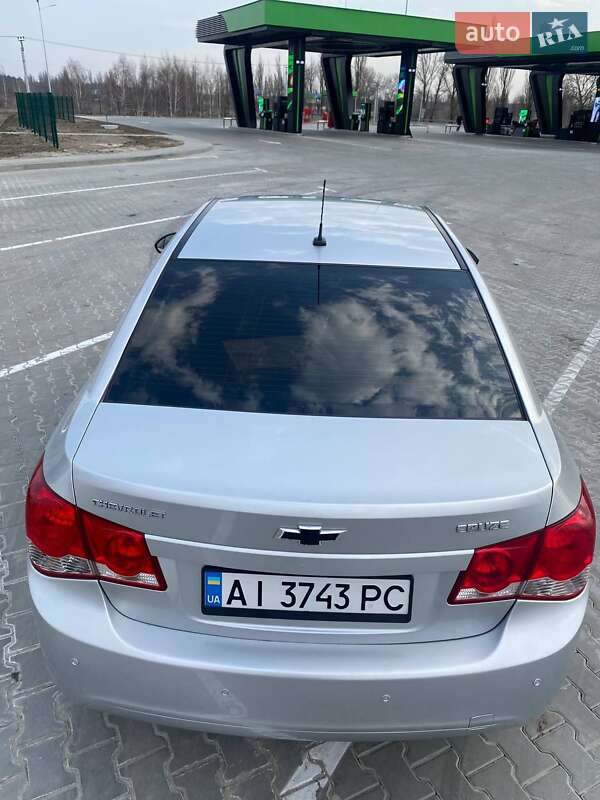 Седан Chevrolet Cruze 2011 в Бучі