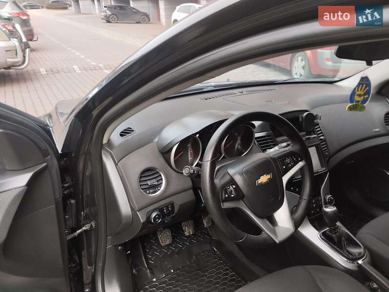 Седан Chevrolet Cruze 2012 в Івано-Франківську