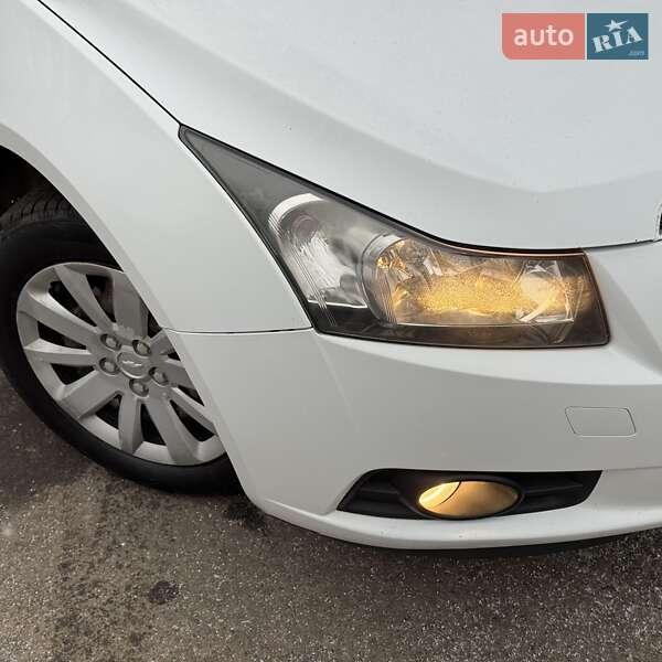 Седан Chevrolet Cruze 2011 в Дніпрі