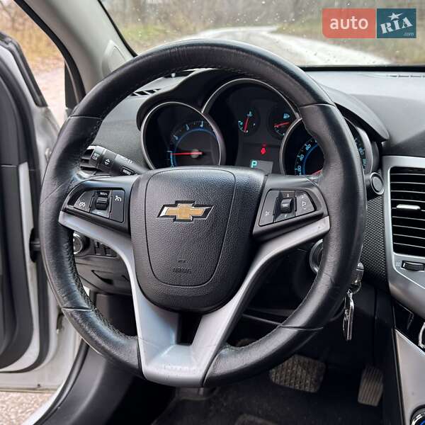 Седан Chevrolet Cruze 2011 в Дніпрі