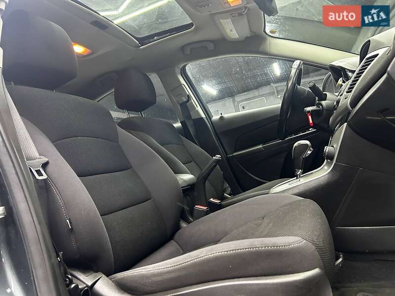 Седан Chevrolet Cruze 2013 в Чернівцях