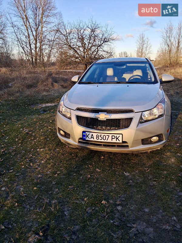 Седан Chevrolet Cruze 2013 в Киеве
