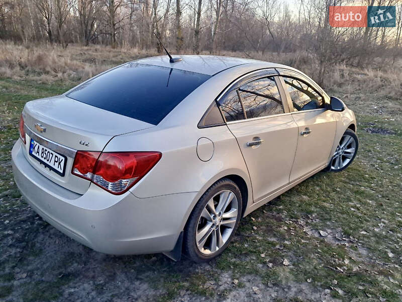 Седан Chevrolet Cruze 2013 в Киеве