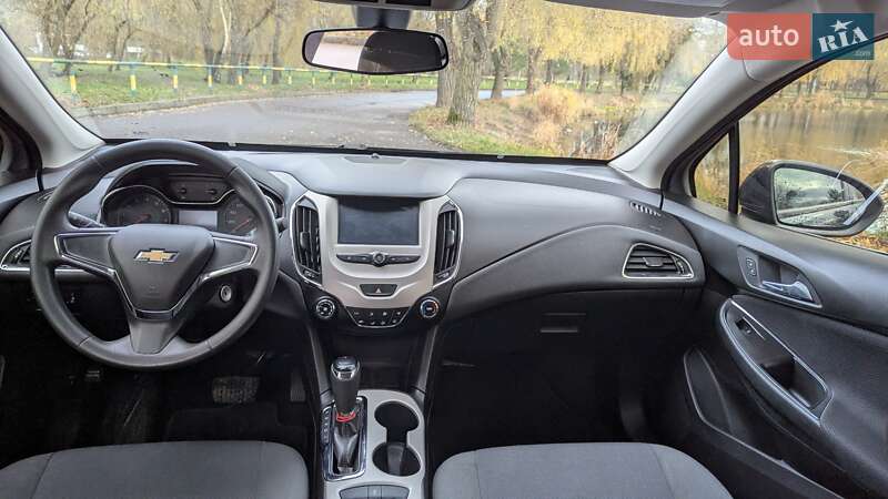 Седан Chevrolet Cruze 2017 в Рівному