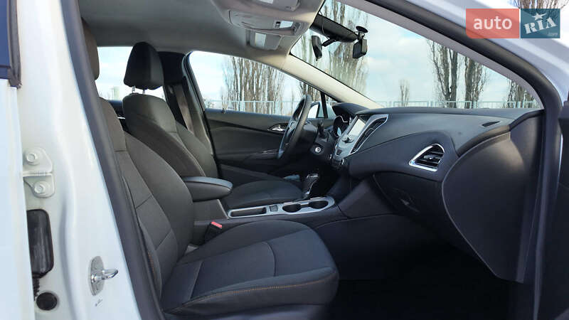 Седан Chevrolet Cruze 2017 в Киеве