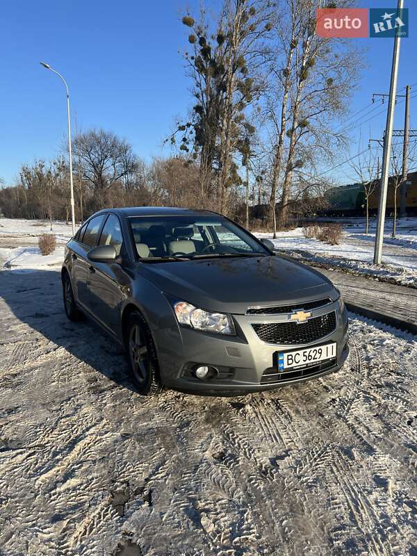 Седан Chevrolet Cruze 2010 в Львові