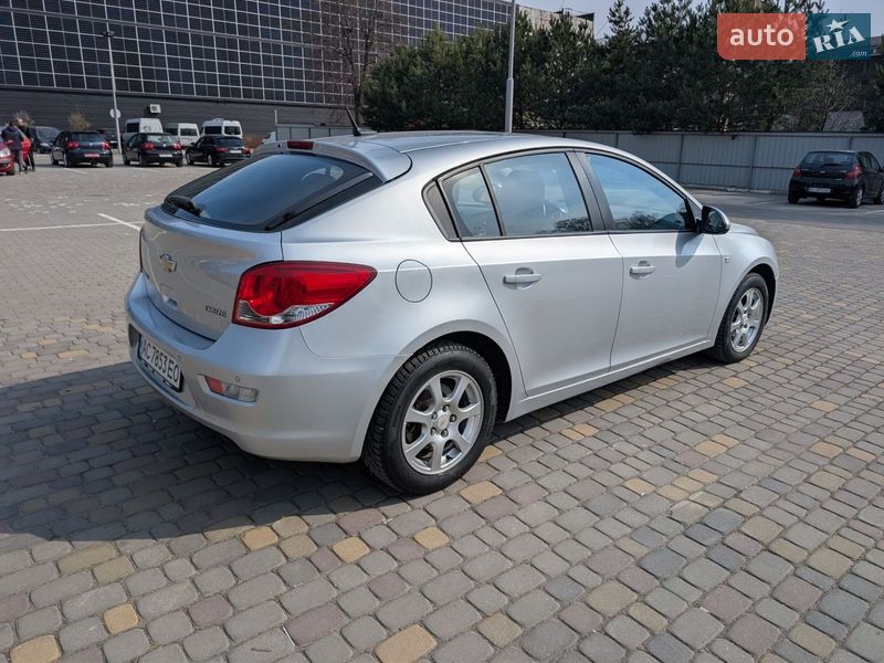 Хэтчбек Chevrolet Cruze 2012 в Луцке