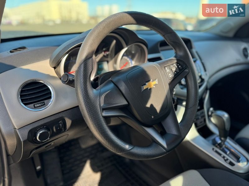 Седан Chevrolet Cruze 2015 в Киеве