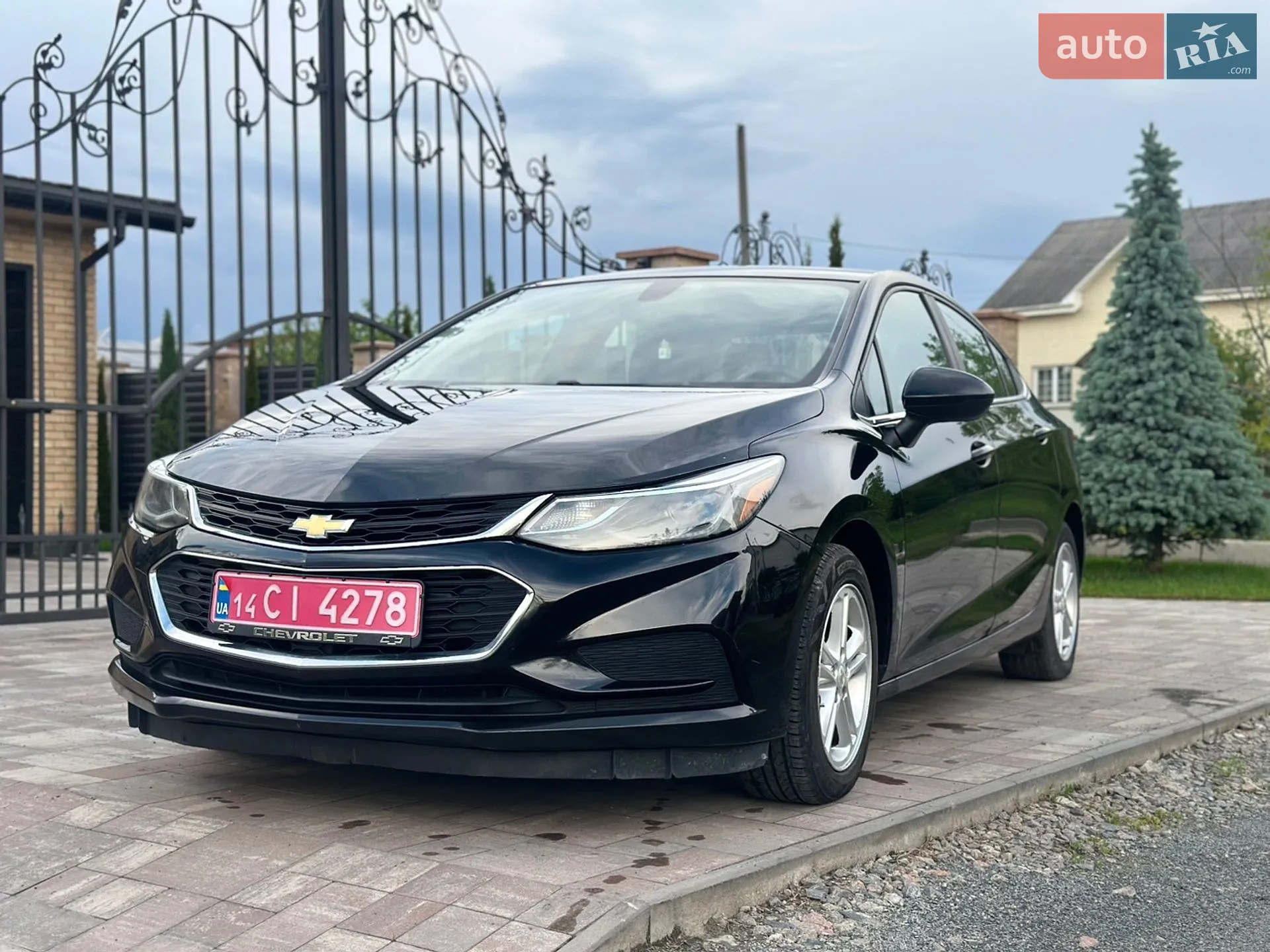 2017 Chevrolet Cruze - фото 1
