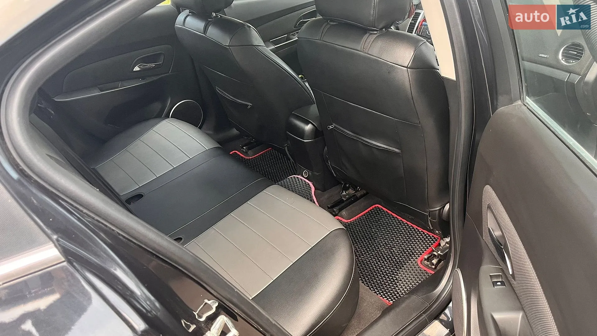 2012 Chevrolet Cruze - мініатюра 13