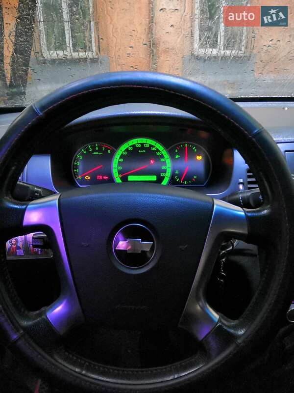 Седан Chevrolet Epica 2008 в Львові