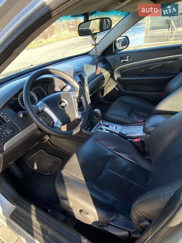 Седан Chevrolet Epica 2011 в Львові