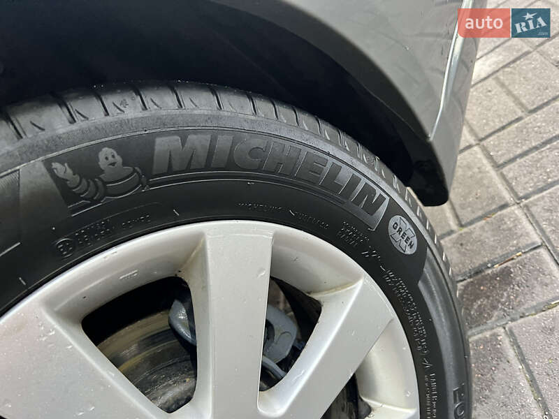 Седан Chevrolet Epica 2011 в Києві