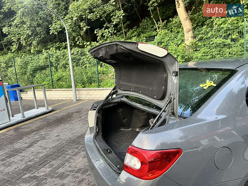 Седан Chevrolet Epica 2011 в Києві