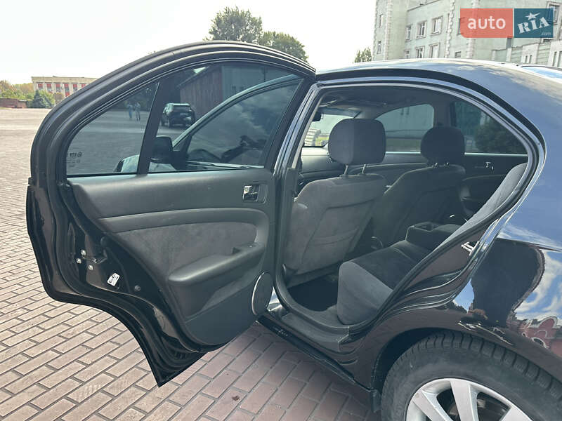 Седан Chevrolet Epica 2008 в Днепре