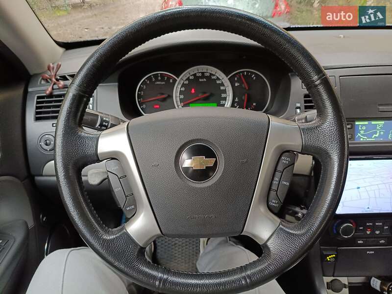 Седан Chevrolet Epica 2006 в Львове