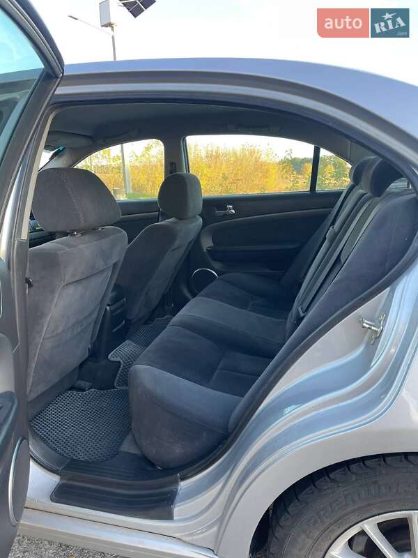 Седан Chevrolet Epica 2008 в Ромнах